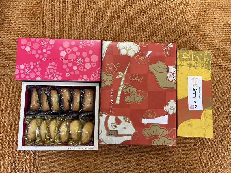 1月のご支援品 1/18お菓子、カステラ