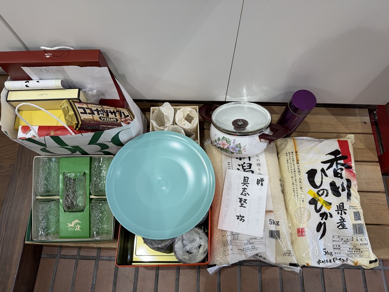 12月のご支援品12/17　お米、お菓子等