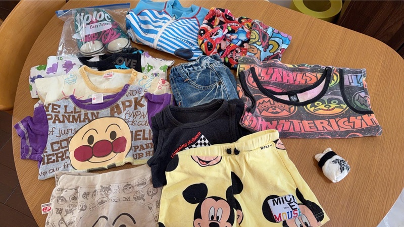 1月のご支援品1/13 洋服、靴下、靴 1月のご支援品1/13 洋服、靴下、靴