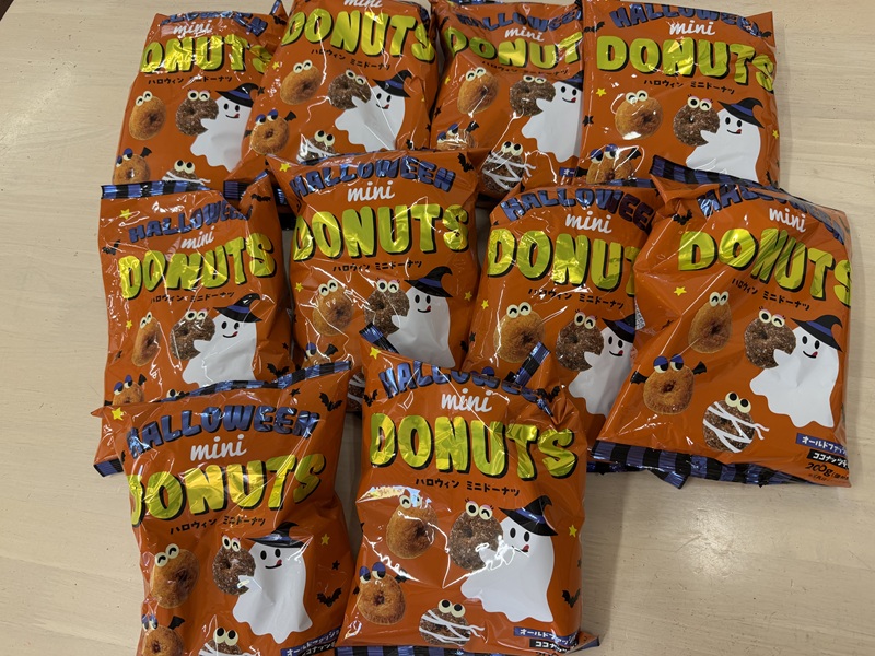 10月のご支援品10/15　お菓子、インスタント麵等