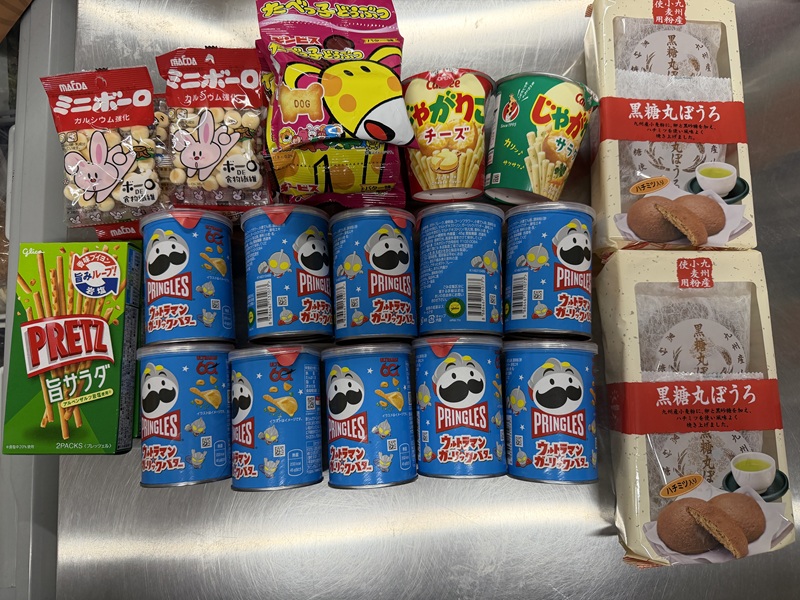 10月のご支援品10/23　お菓子、サツマイモ等