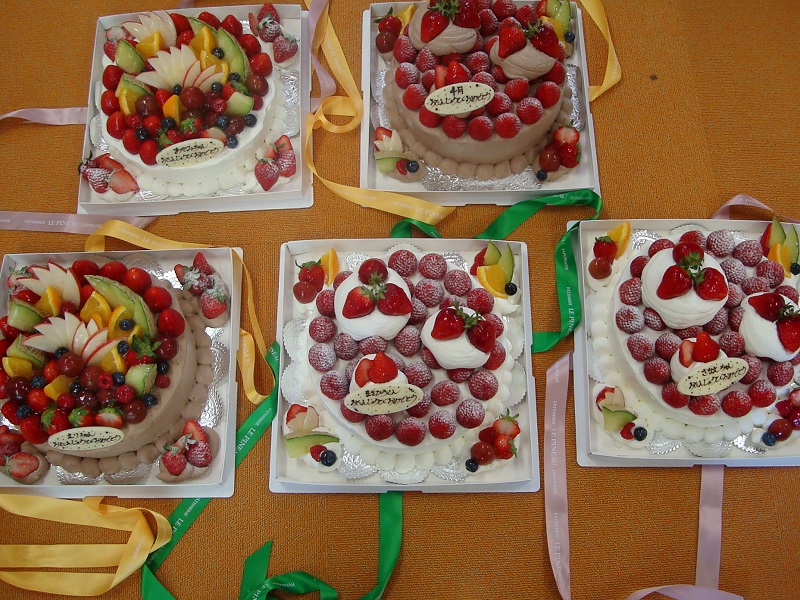 4月のご支援品 4/27誕生日ケーキ