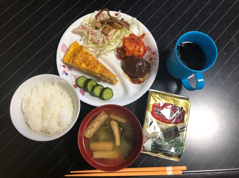 ハンバーグとオムレツ